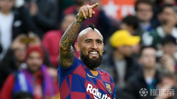 比达尔:在更衣室有很多朋友,我想继续为巴萨效力 巴塞罗那球员比达尔