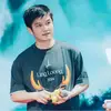 那么帅还踢个球