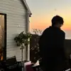 微风吹过山岚